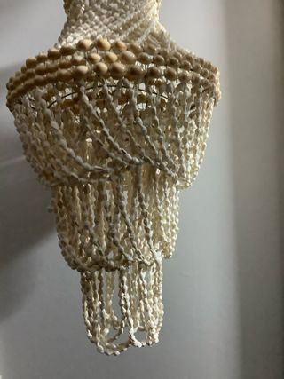 Lámpara colgante de conchas naturales