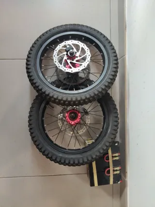 Ruedas moto infantil con disco