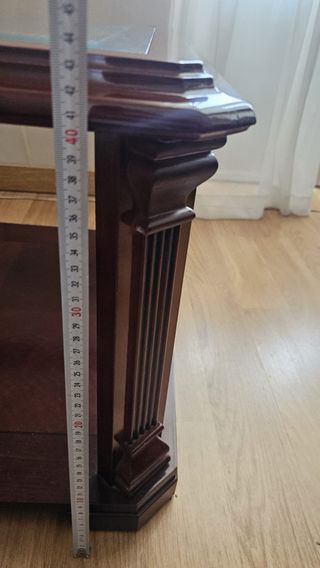 Mesa auxiliar de madera y cristal