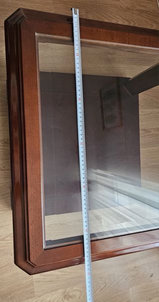 Mesa auxiliar de madera y cristal