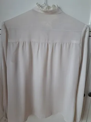 Blusa vintage cruda con encaje