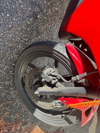 Honda CBR 125 R Roja