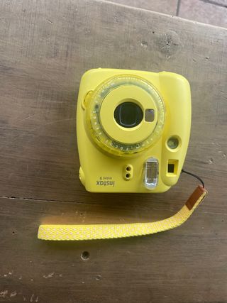 Cámara Fujifilm Instax Mini 9 Amarilla