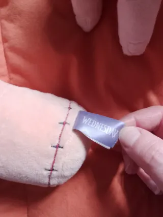 Mano abierta de Miércoles Addams Peluche