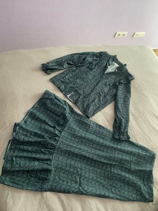 Conjunto Blusa y Falda Estampado