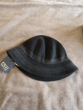 Sombrero de fieltro negro mujer