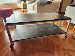 Mesa de centro o TV con ruedas