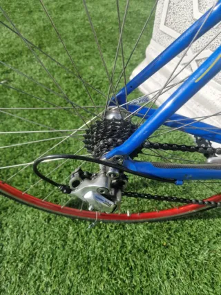 Bicicleta Oklan Aluminio 7005 en muy buen estado.