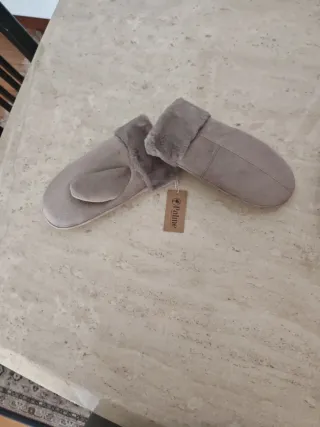 Guantes forrados de piel por dentro. Muy gustosos