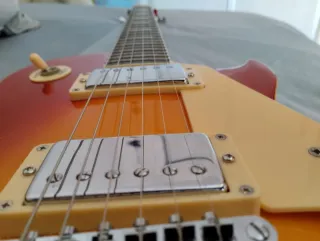 Guitarra Les Paul Oqan