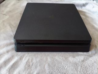 PS4 Slim 500GB + 2 Mandos DualShock 4 + 6 juegos