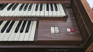 Órgano Vintage Orla OP-24