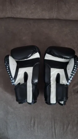 Guantes de Boxeo Farabi Sports Negros.