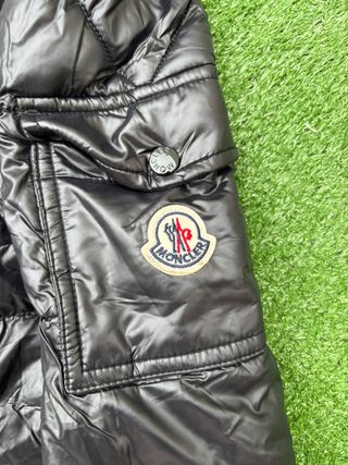 Chaquetón De Plumas Moncler Black Logo Premium