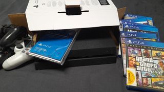 PS4 (Playstation 4) + Juegos y Mandos