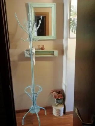 Espejo, Estantería y Colgador Decorativo