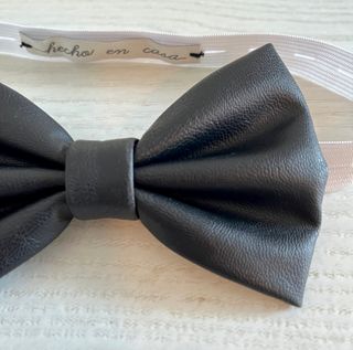 Pajarita artesanal imi-piel negra