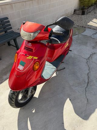 Scooter Kymco KB 50cc Roja con papeles