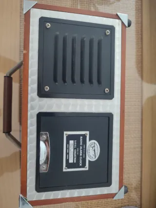 Maletín Radio Reloj Despertador