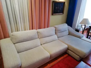 Sofá chaise longue beige