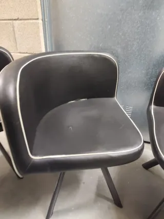 4x Sillas negras cuero sintetico