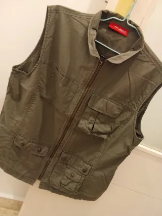 Chaleco y pantalon de senderismo y pesca