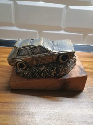 Scultura Lancia Delta S4 Ceramica e Legno