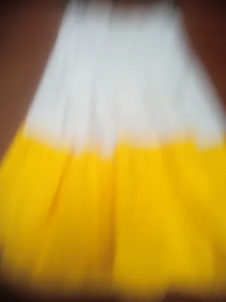 Falda flamenca blanca y amarilla con REGALO TOCA !