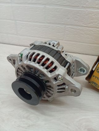 HELLA 8EL 012 428-321 Alternador - 14V