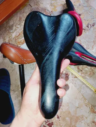4 selle bici da corsa in buone condizioni race