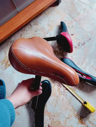 4 selle bici da corsa in buone condizioni race