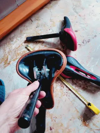 4 selle bici da corsa in buone condizioni race