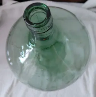 Damajuana de vidrio verde