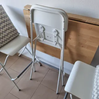 Mesa plegable en bambú y 3 sillas