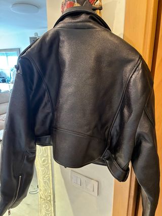 Cazadora polipiel Zara Talla XXL