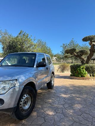 Mitsubishi Montero 2009