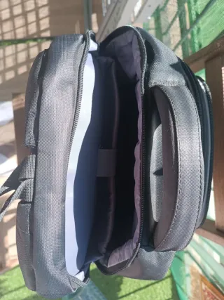 Mochila negra 3 compartimentos