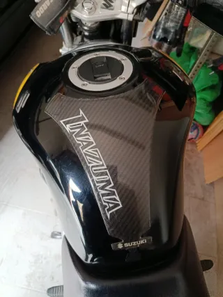 Suzuki Inazuma 250 Negra y Amarilla