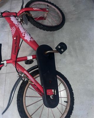 Bicicleta infantil roja Lightning McQueen