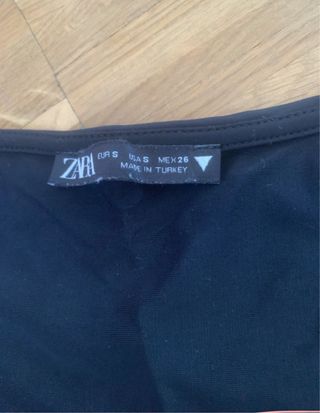 Top negro Zara Manga larga