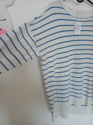 Maglioncino a righe bianco e blu