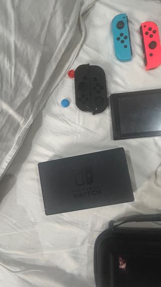 Nintendo Switch Azul y Rojo Como nuevo