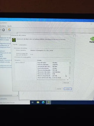 PC Sobremesa Beige y Blanco