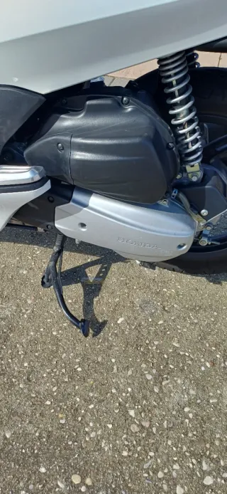 Honda PCX 125 Blanca. Solo 10.350km