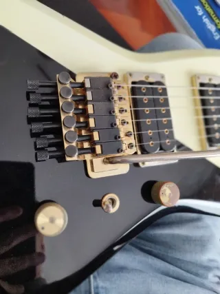 Aria Pro II ZZ Custom 1986 japonesa