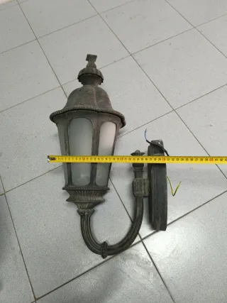 2 Farolas de jardín metálicas y de cristal