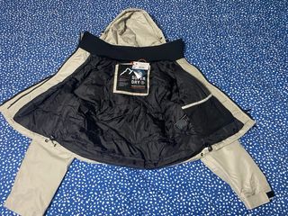 Chaqueta Superdry Beige Nueva