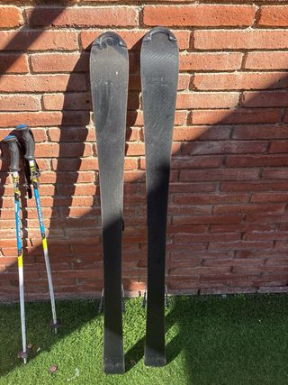 Esquís Nordica con bastones