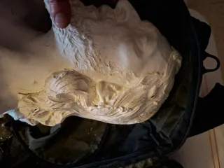 Inmaculada y Cristos en escayola