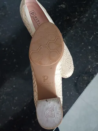 Zapatos Pitillos Beige y Dorado Talla 36